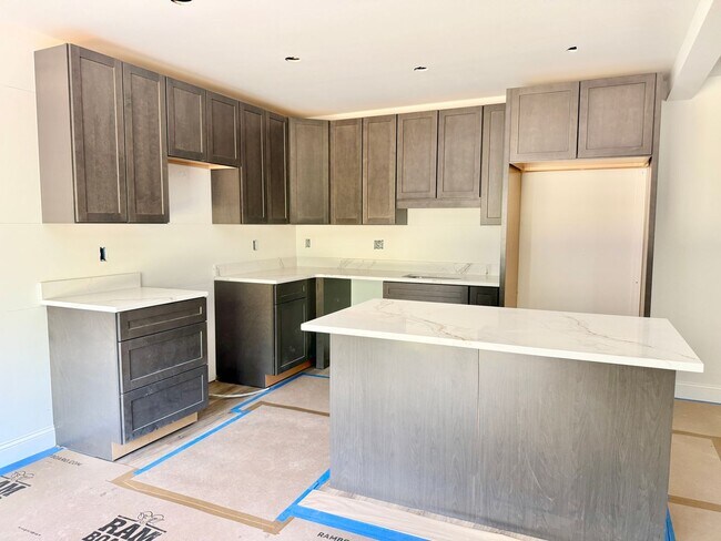 Building Photo - Brand New 3 Bedroom Townhouse for Rent