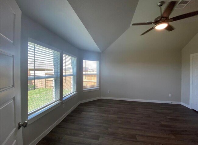 Building Photo - 3119 Spanish Oak Ln