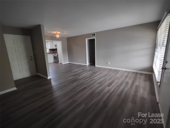 Building Photo - 4601 Coronado Dr