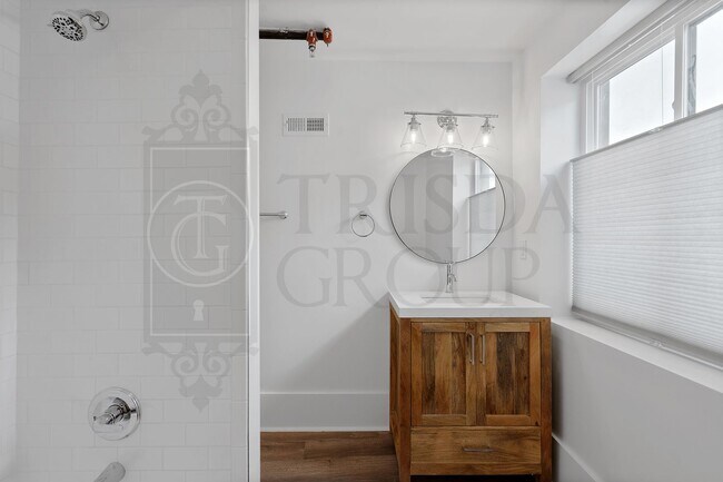 Building Photo - Modern 1 BR Apt in Mt Washington, 2 Off Street Parking Spaces, Private storage, Pets OK, W/D, DW, AC