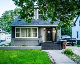 Building Photo - 613 E 3rd Ave
