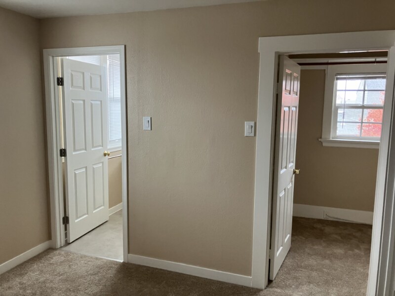 Building Photo - 1526 Everett St