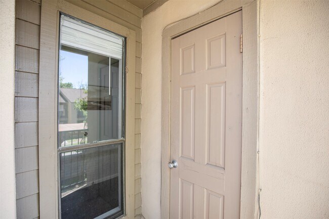 Building Photo - 3300 Pebblebrook Dr