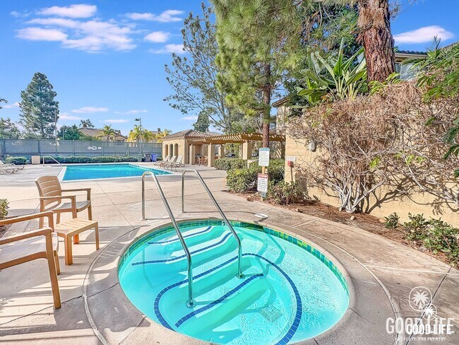 Building Photo - Modern Living with Clean Amenities