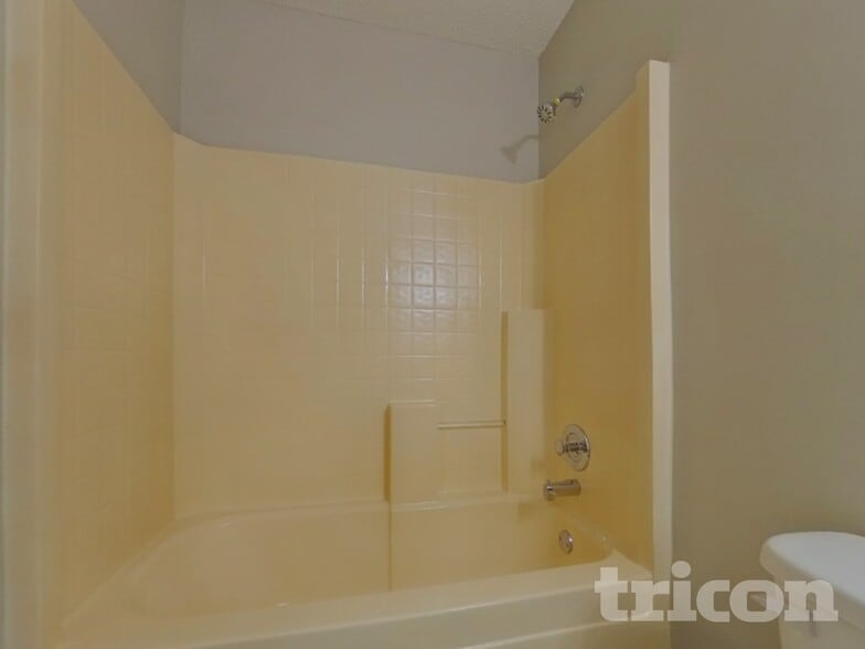 Building Photo - 3 Glen Knoll Ct