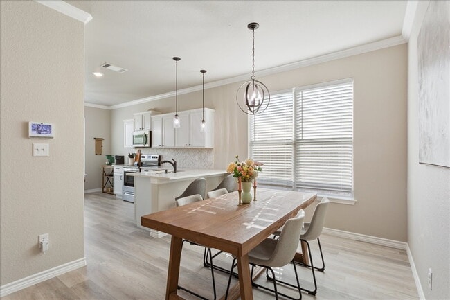 Building Photo - 2120 Blackhawk Lp