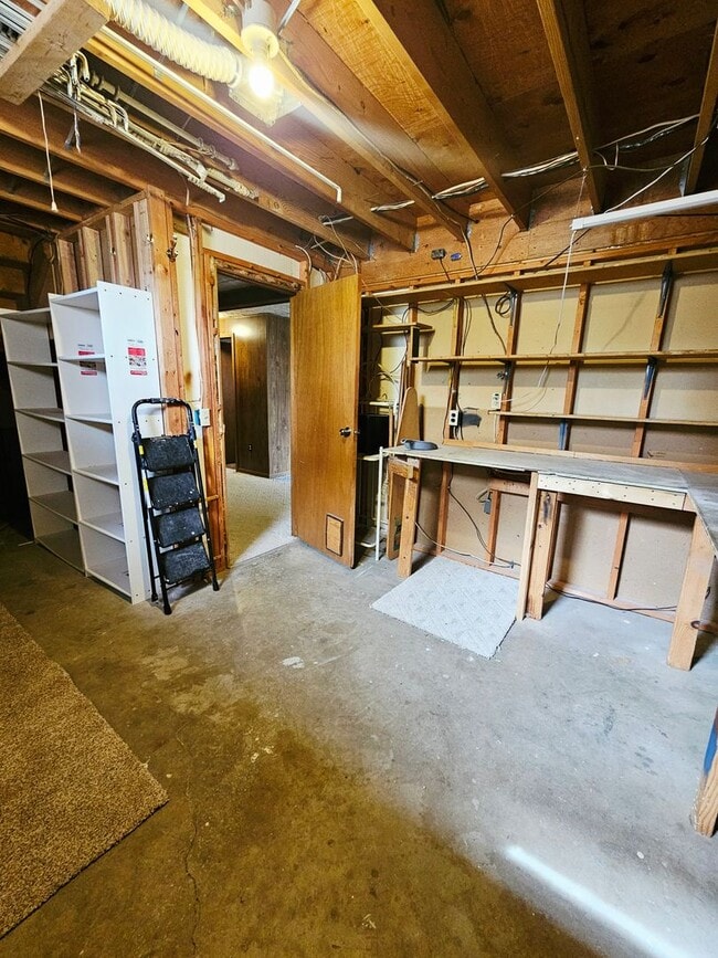 Building Photo - 908 Antares Ct