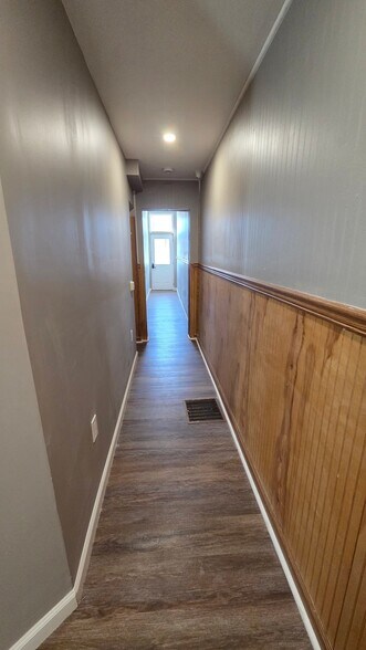 Building Photo - 1421 S Carey St