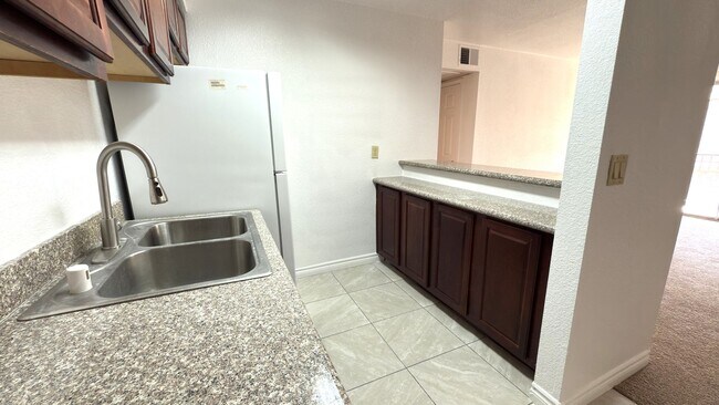 Building Photo - 4370 Sandy River Dr