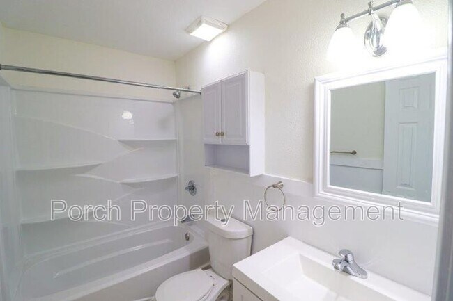 Building Photo - 157 E Strong St