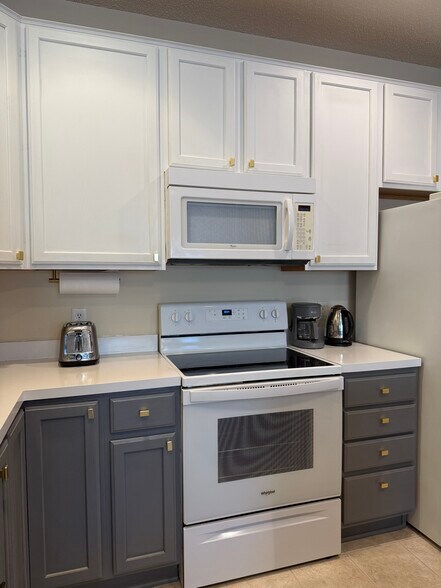 Building Photo - 4845 Underwood Ln N