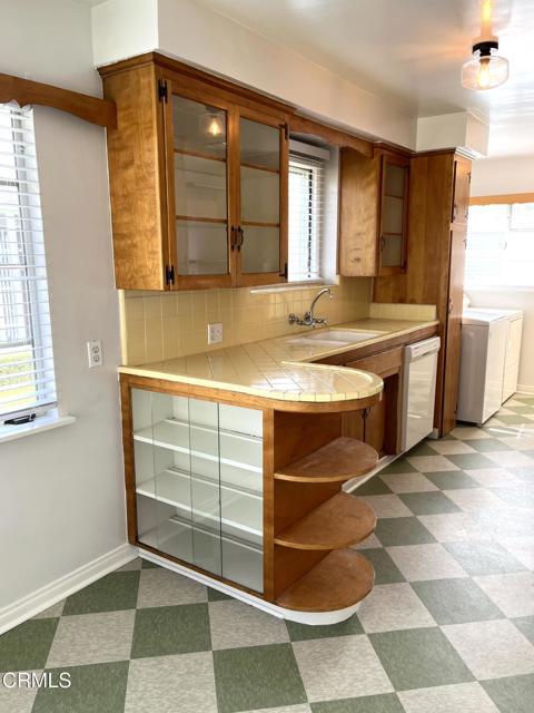 Building Photo - 350 W Lemon Ave