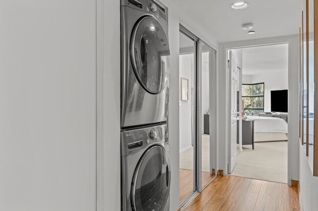 Building Photo - 12000 Goshen Ave