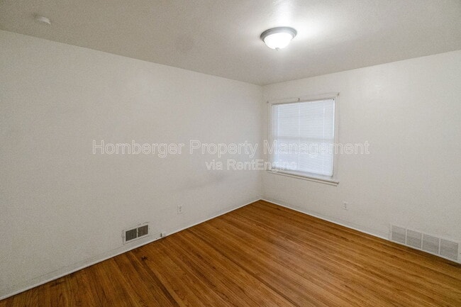 Building Photo - 11 E Rich Ave