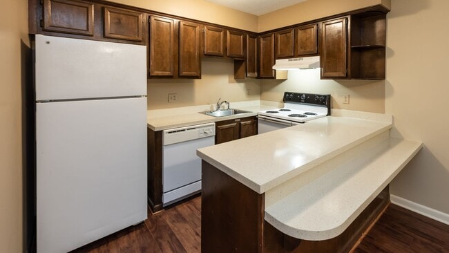 Building Photo - Hardy Manor Apartment Homes