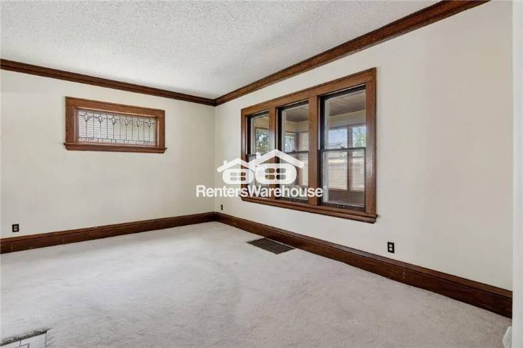 Building Photo - 945 Sherburne Ave