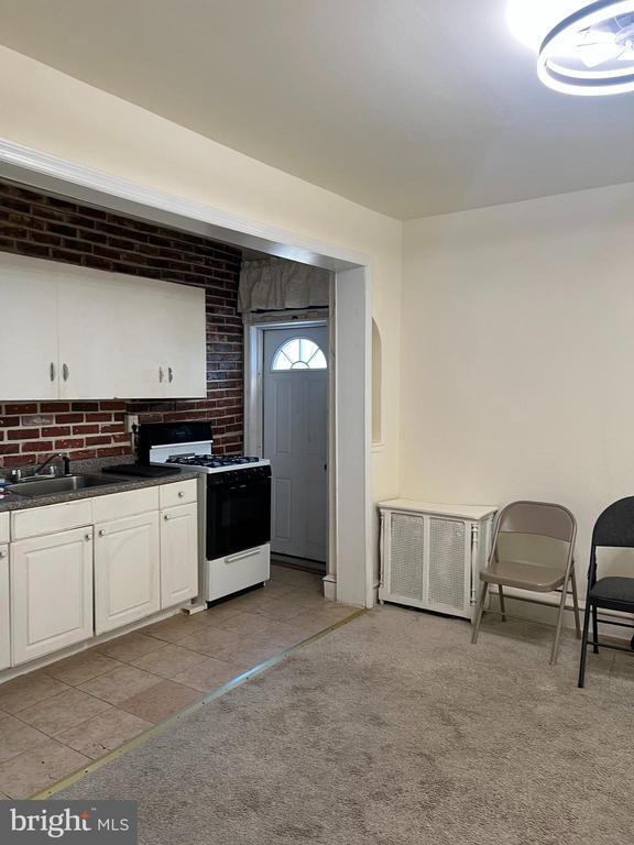 Building Photo - 1630 Conlyn St