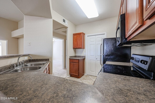 Building Photo - 17017 N 12th St