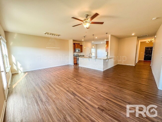 Building Photo - 202 Kenison Way