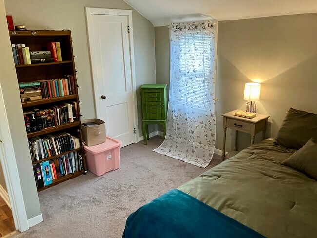 Building Photo - 190 Whitehall Ave