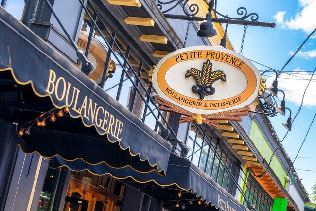 Building Photo - 5018 NE 26th Ave