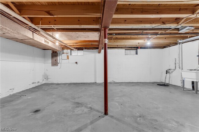 Building Photo - 17575 Howe Rd