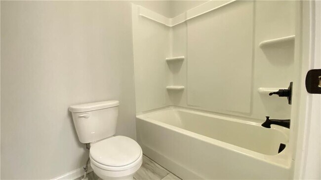 Building Photo - 4591 Silver Oak Dr SW