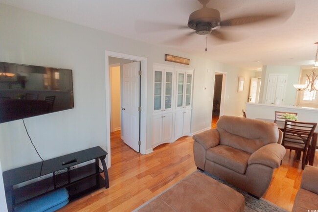 Building Photo - 697 Tupelo Ln