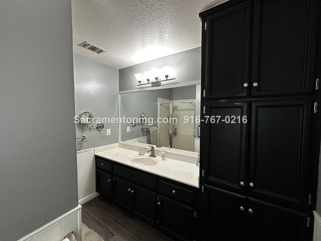 Building Photo - 1283 Live Oak Ln