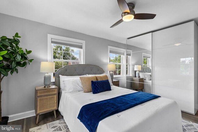 Building Photo - 2613 S Troy St