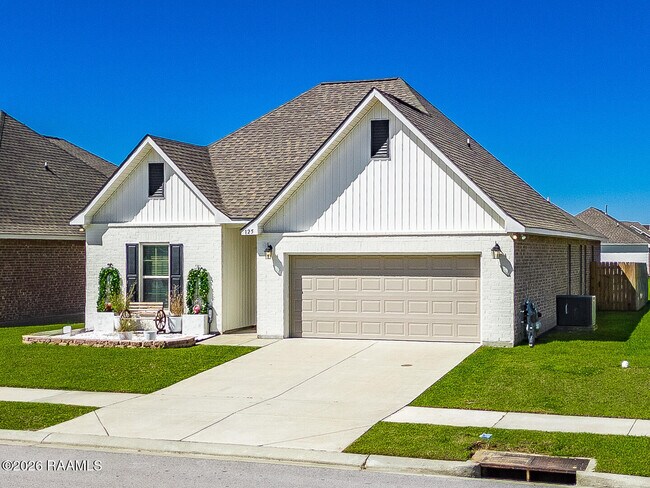 Building Photo - 125 Lightbourne Dr