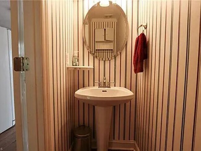 Building Photo - 4820 Manteo Ln