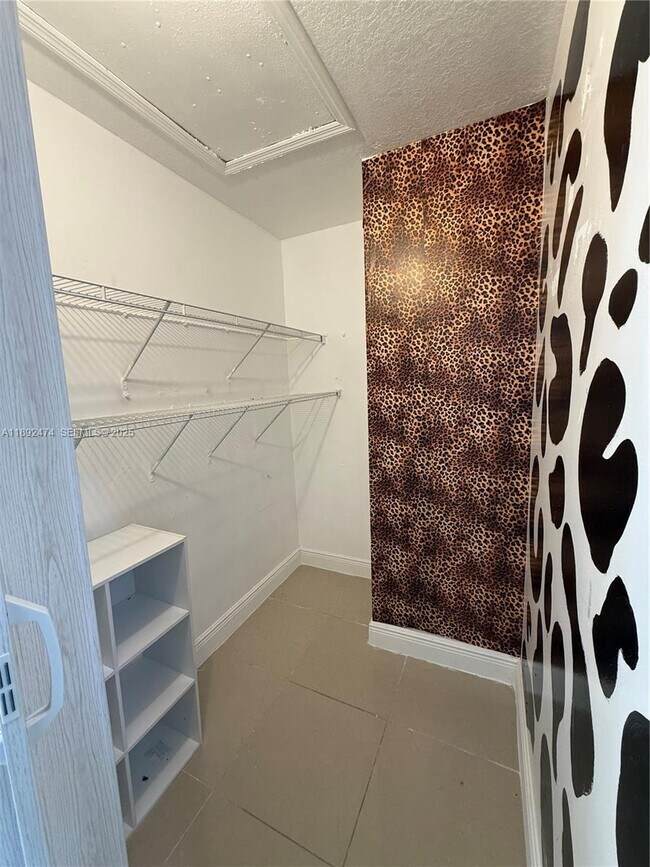 Building Photo - 1512 SE 31st Ct