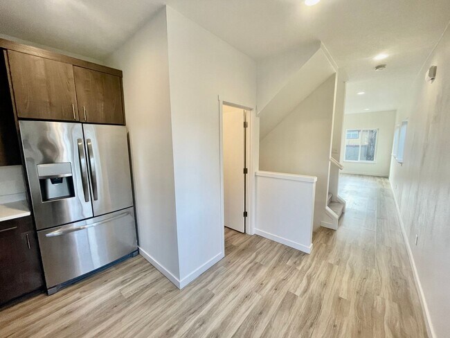 Building Photo - NEWLY REDUCE PRICE on this Modern 3BR Town...