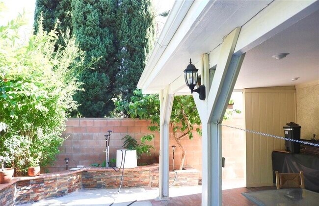 Building Photo - 10638 Balcom Ave