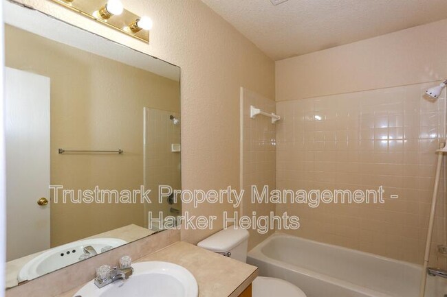 Building Photo - 4501 Mattie Dr