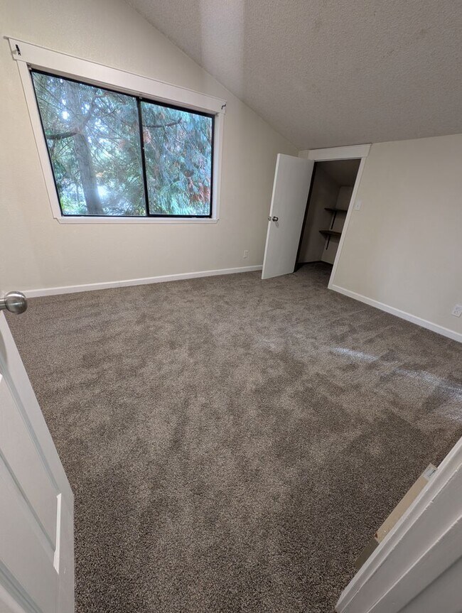 Building Photo - Corner Lot Triplex Unit in Gig Harbor, Ava...