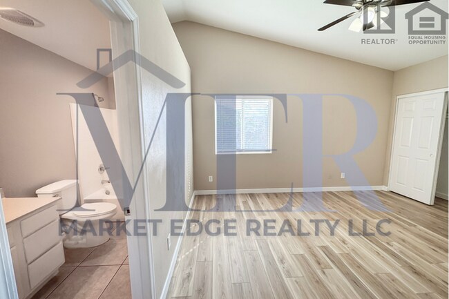 Building Photo - 3Bed/2Bath Home at Broadway/16th St! Ready for Immediate Move-In!--NO HOA!