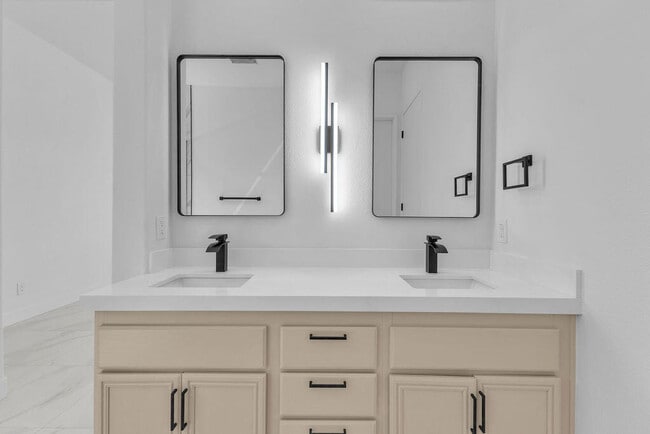 Building Photo - 74613 Waterlily Cir