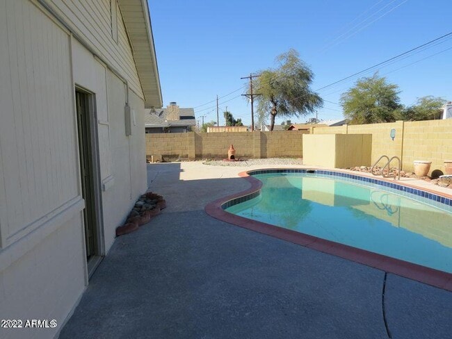Building Photo - 3618 W El Caminito Dr