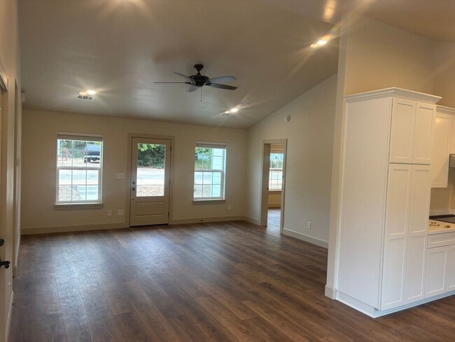 Building Photo - 2720 Campo Rd