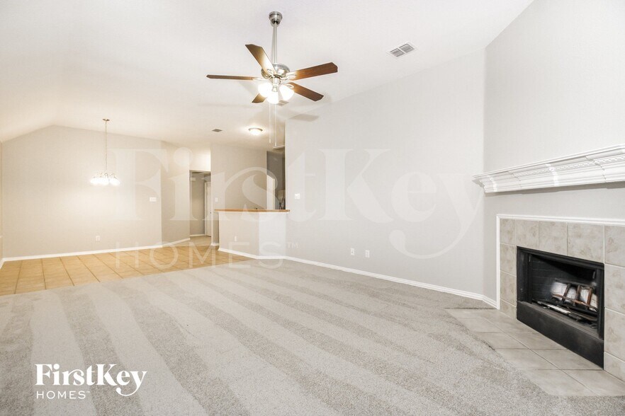 Building Photo - 8 Willowstone Ct