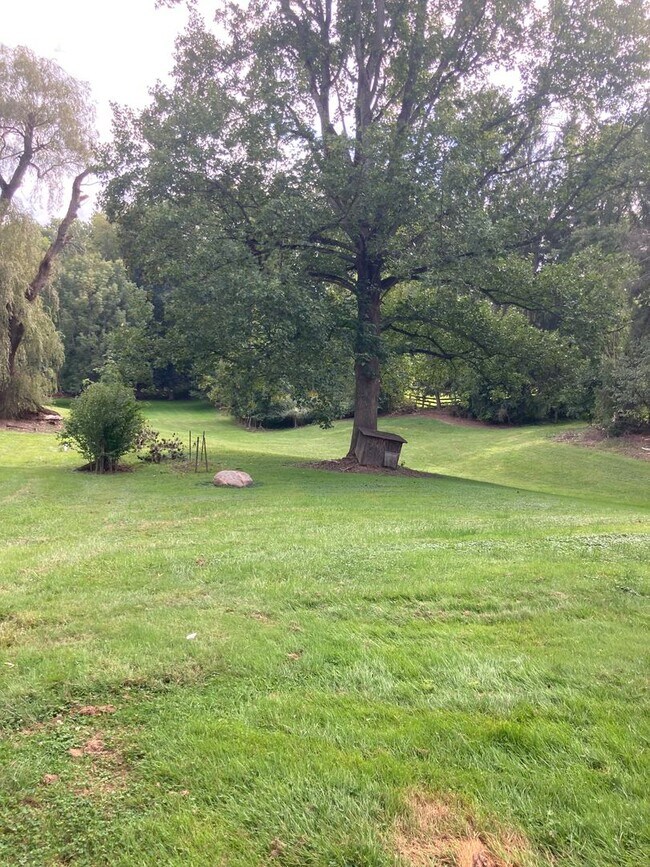 Building Photo - 8525 S Spring Valley Park Dr