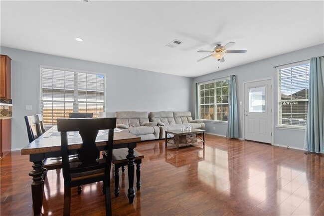 Building Photo - 554 Apricot Dr
