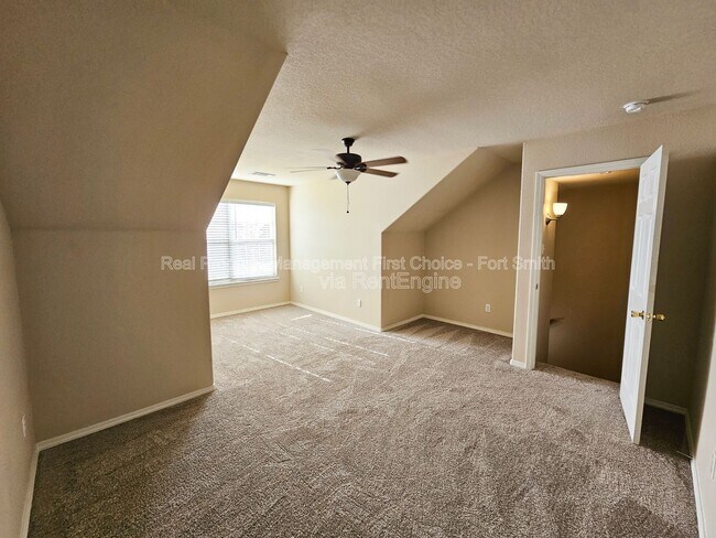 Building Photo - 605 Torrington Wy.