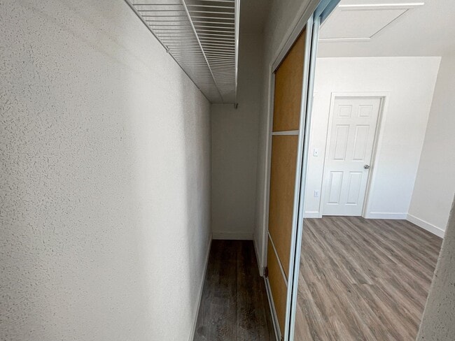 Building Photo - 10109 Nemaha Ct