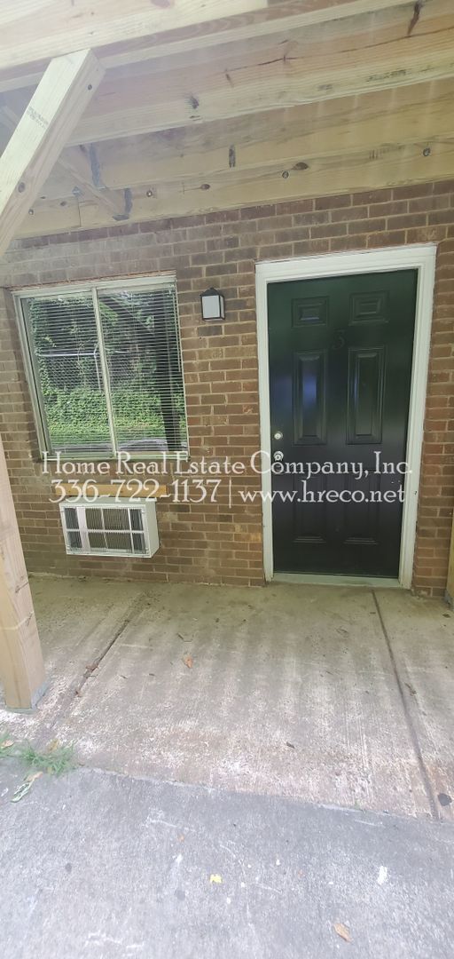 Building Photo - 829 W. Seventh Street Apt #4