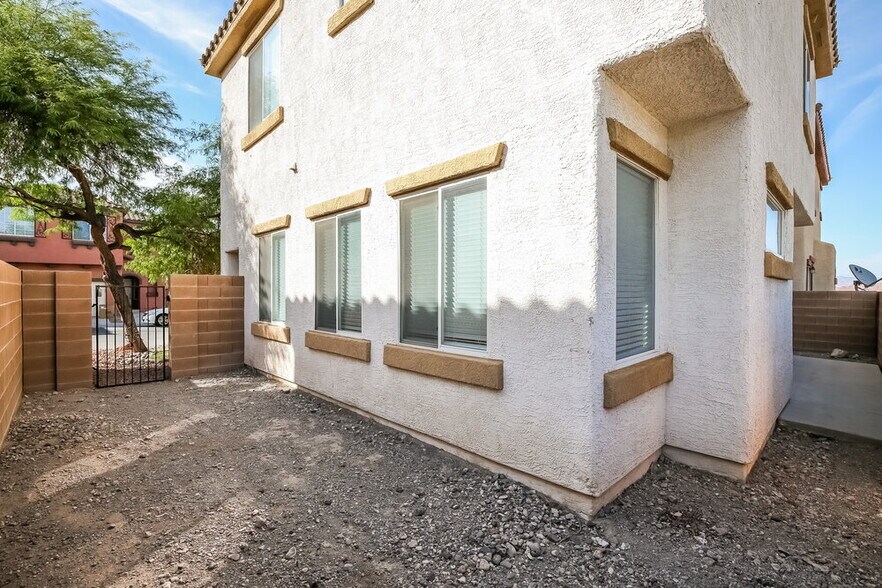 Building Photo - 671 Baffin Island Rd