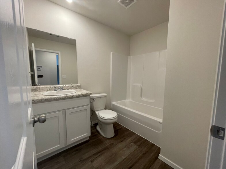 Building Photo - 2609 S Silver St