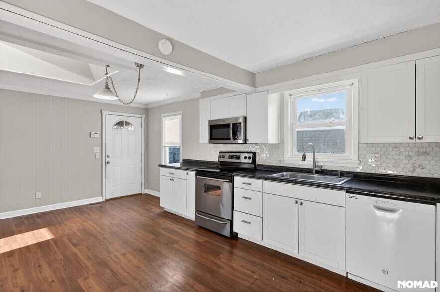 Building Photo - 4335 Cavelle Ave